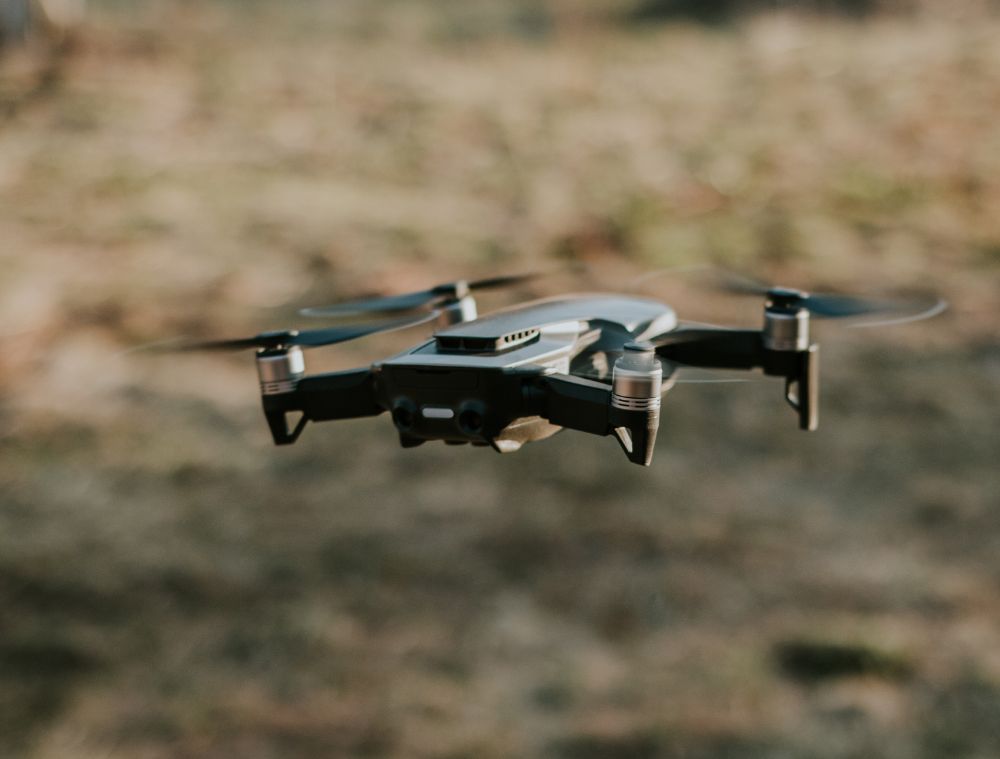 Medical 3D printing applications and benefits drone flying in the sky lcq48pr